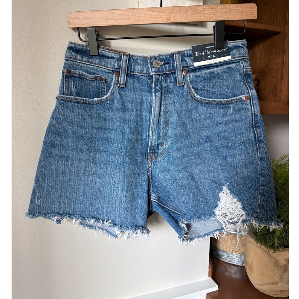NWT Abercrombie & Fitch High Rise The Mom Shorts Curve Love Distressed Size 27/4